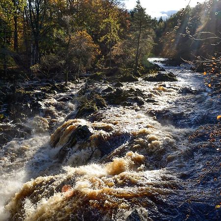 Toll Bridge Lodge Банкори Экстерьер фото