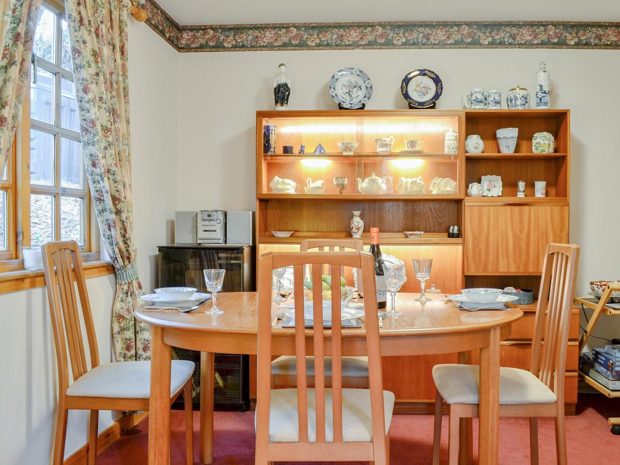 Toll Bridge Lodge Банкори Экстерьер фото