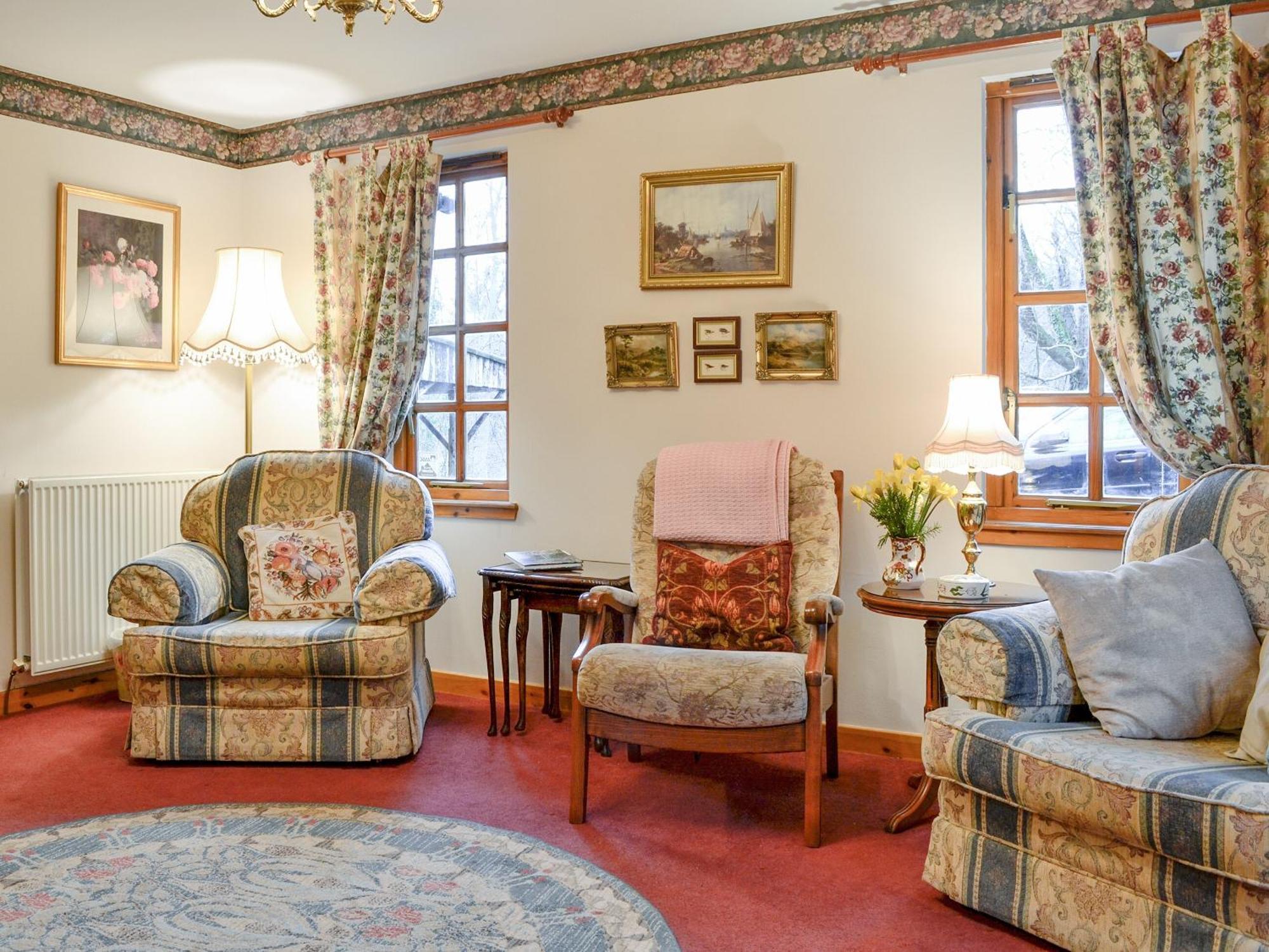 Toll Bridge Lodge Банкори Экстерьер фото