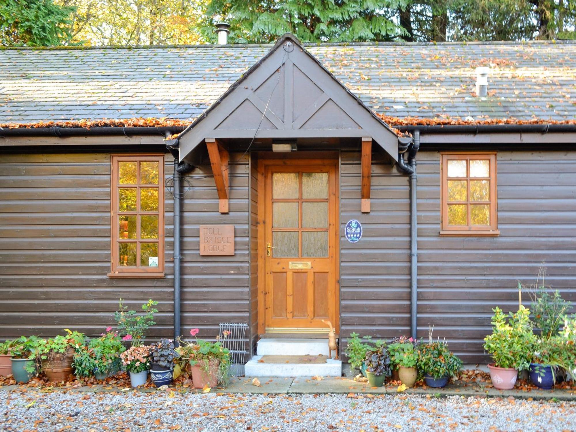 Toll Bridge Lodge Банкори Экстерьер фото