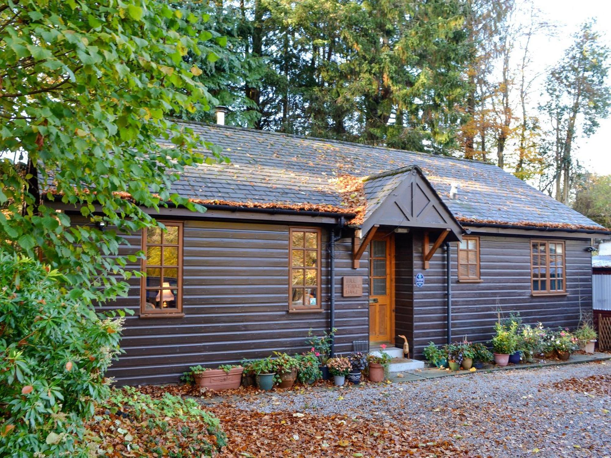 Toll Bridge Lodge Банкори Экстерьер фото